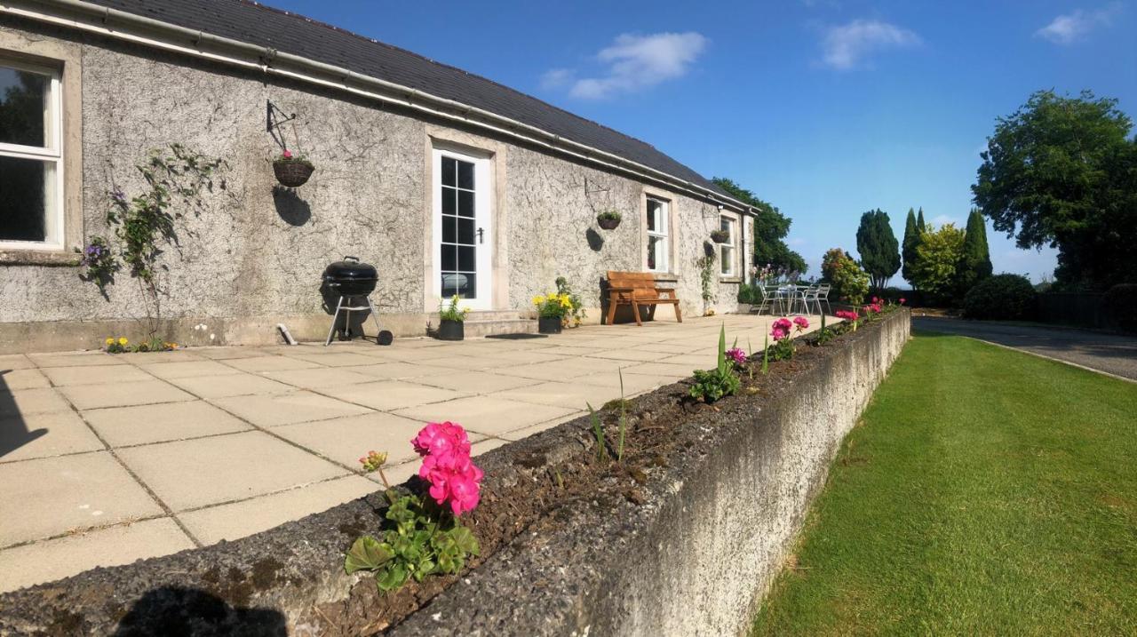 Cullybackey Ballyconnelly Cottages, Galgorm Area מראה חיצוני תמונה