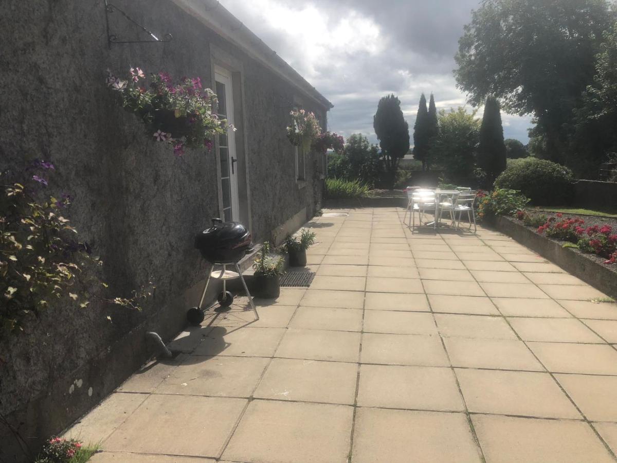 Cullybackey Ballyconnelly Cottages, Galgorm Area מראה חיצוני תמונה